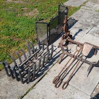 Accessori per caminetto e fogolar. 