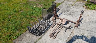 Accessori per caminetto e fogolar. 