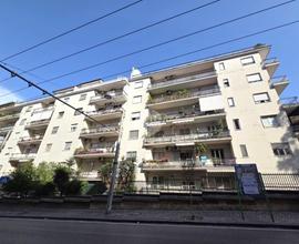 3 LOCALI A NAPOLI