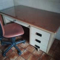 Scrivania + poltroncina ufficio
