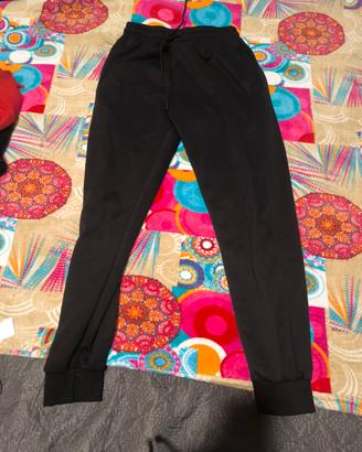 Pantaloni tuta