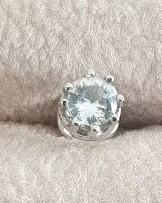 Orecchino Glamira platino 950 con zaffiro bianco