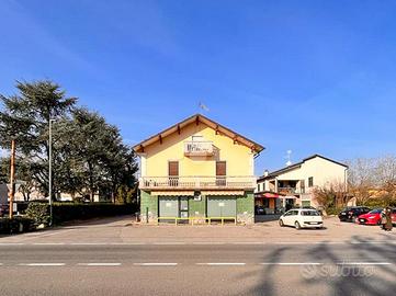 NEGOZIO A CASTELVETRO PIACENTINO