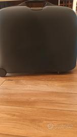 valigia dal guscio rigido con bloccaggio combinazi