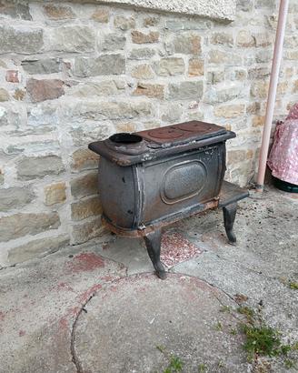 stufa a legna in ghisa