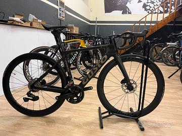 GUSTO COBRA EVO 2025 105 di2