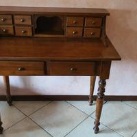 Scrittoio in legno 