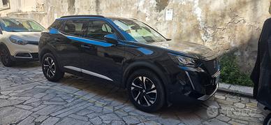 Peugeot 2008 Allure navy Pack 1.2 PureTech 130cv 