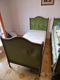 Letto in ferro con materasso di paglia