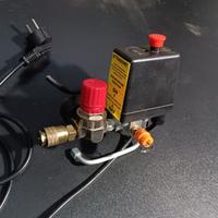 Pressostato di un compressore d'aria.