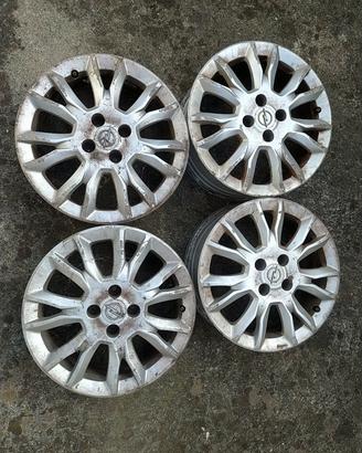 4 cerchi in lega da 16 Opel corsa
