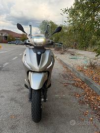 Beverly 400