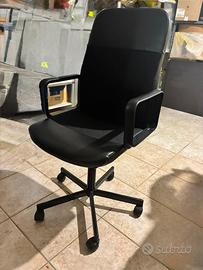 Sedia da ufficio girevole, con ruote