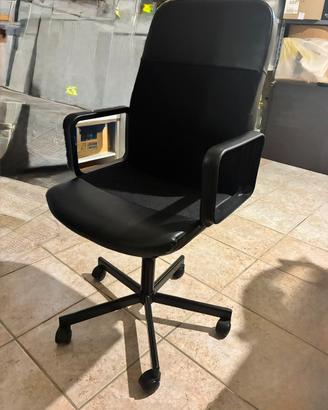Sedia da ufficio girevole, con ruote