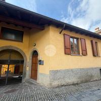 3 LOCALI A BERZO SAN FERMO