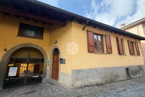 3 LOCALI A BERZO SAN FERMO