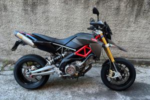 Aprilia Dorsoduro 750 factory A2