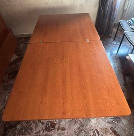 Tavolo in legno allungabile