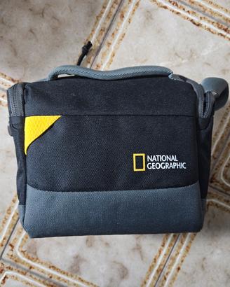 Borsa Fotocamera National Geographic

NG E1 2360