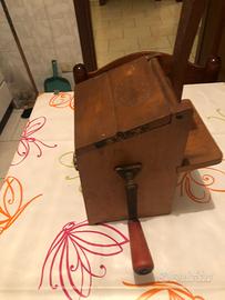 Grattugia Cantoni originale in legno
