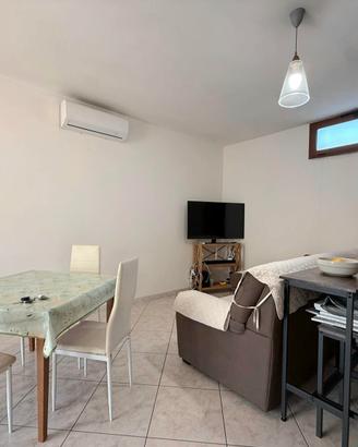 Trivano con posto auto coperto - arredato