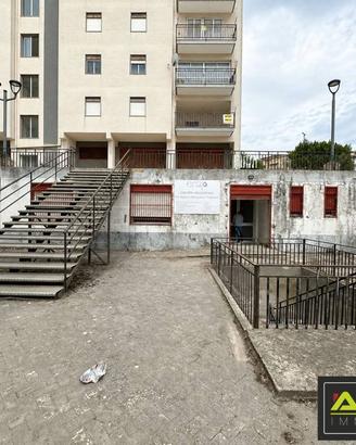 Immobile di 1900 m² con più di 5 locali a Canicatt
