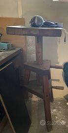 Tre piedi- porta proiettore