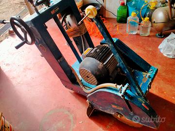 SEGA TAGLIA PAVIMENTI ELETTRICA AD ACQUA