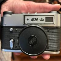 Fotocamera vintage a pellicola 35mm