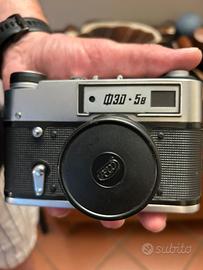 Fotocamera vintage a pellicola 35mm