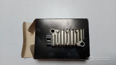 Regolatore di tensione YAMAHA MT 125 1 SERIE
