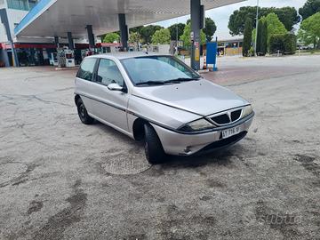 lancia y
