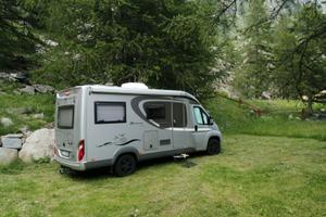 Camper semintegrale compatto