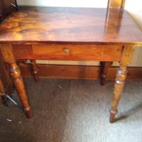 Tavolino legno massiccio 