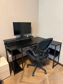 Scrivania angolare + sedia da ufficio