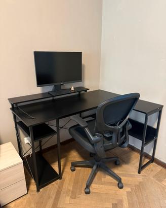 Scrivania angolare + sedia da ufficio
