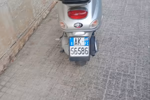 vespa et4  