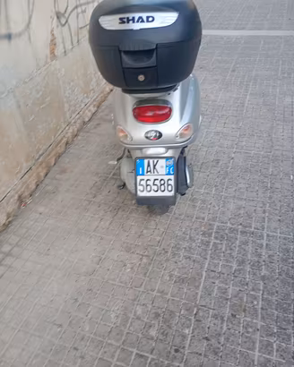 vespa et4  