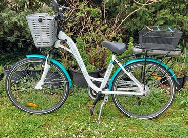 Bicicletta Elettrica Uomo Donna Canna Bassa Allumi