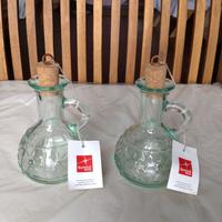 Coppia di piccoli vasi in vetro con tappo sughero