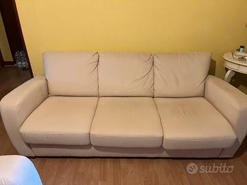 Divano (set di 2) + pouf