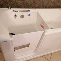 Vasca 150x70 marca Busco - per anziani e disabili