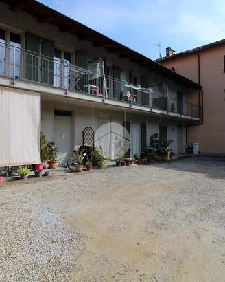 PALAZZINA A SOMMARIVA PERNO