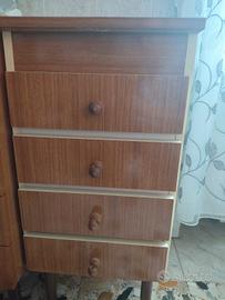 mobiletto con 4 cassetti 