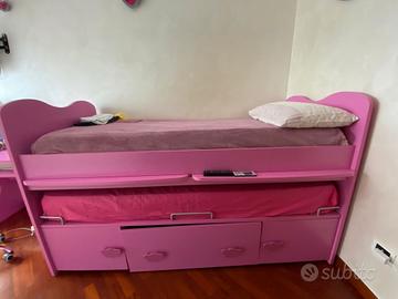 cameretta completa  fucsia a Bari 