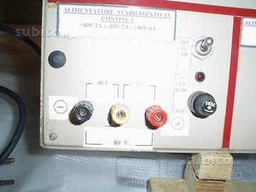 Alimentatore triplo stabilizzato in continua