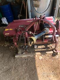 Trattore agricolo