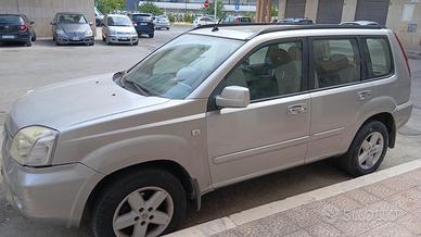 auto Nissan X trail 2005