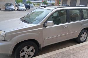 auto Nissan X trail 2005