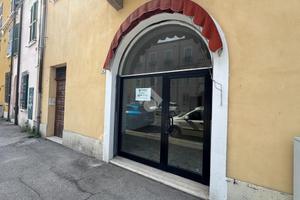 NEGOZIO A RAVENNA